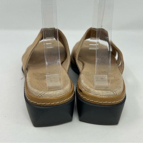 Clarks Light Brown Strappy Leather Slip On Wedge Sandals Size 6 Open Toe - Picture 7 of 13